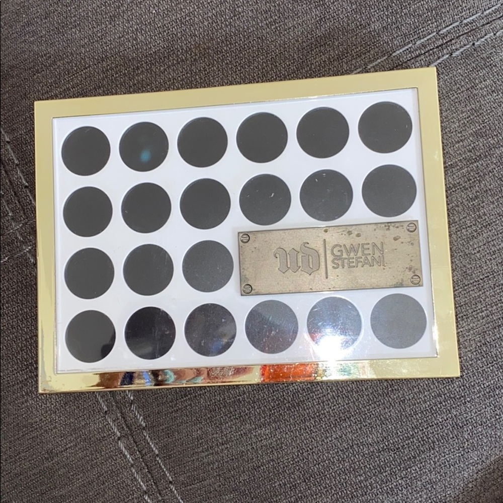 Urban Decay Gwen Stefani Eyeshadow Palette